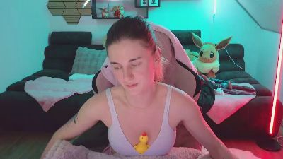Mellyfouryou live cam on Cam4