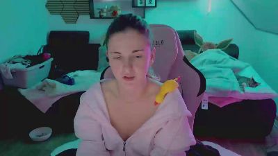 Mellyfouryou live cam on Cam4