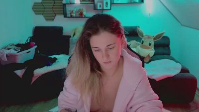 Mellyfouryou live cam on Cam4