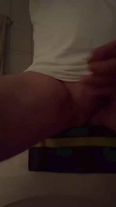 Melo2014 live cam on Cam4
