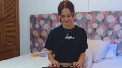 MelodyManson live cam on Cam4