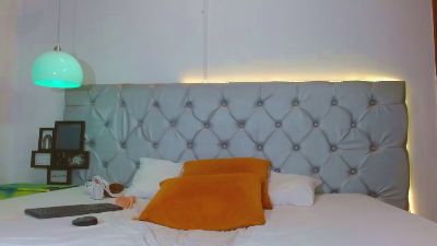 MelodyManson live cam on Cam4