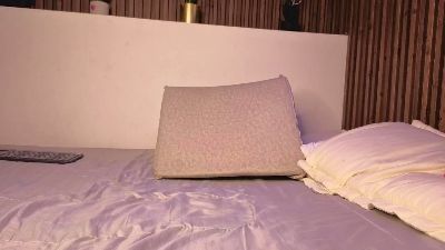 MelodyMartinez9 live cam on Cam4