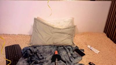 MelodyMartinez9 live cam on Cam4
