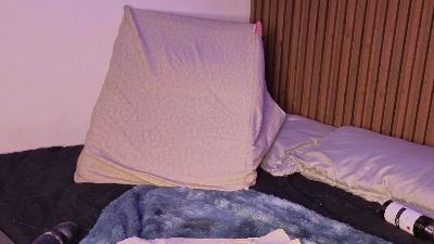 MelodyMartinez9 live cam on Cam4