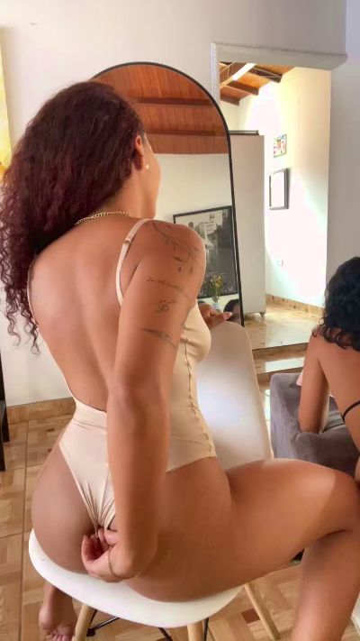 MelodyRose live cam on Cam4