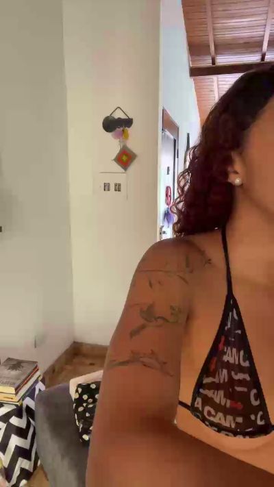 MelodyRose live cam on Cam4