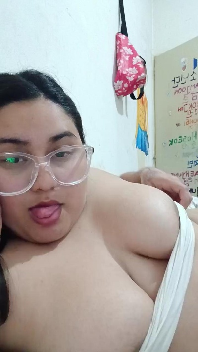 MelonessRikoss live cam on Cam4