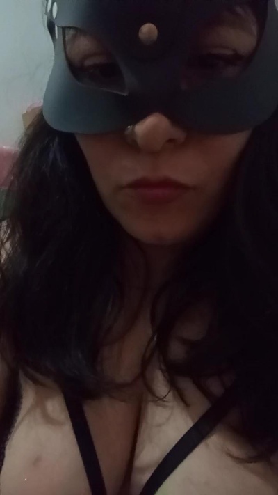 Meluxx32 live cam on Cam4
