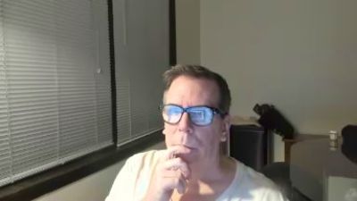 Melvin821 live cam on Cam4