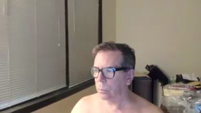 Melvin821 live cam on Cam4