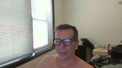 Melvin821 live cam on Cam4