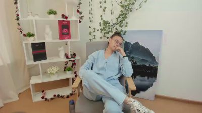 Profile and Statistics for MelvinaKaz on Cam4