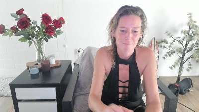 MendiPetite live cam on Cam4