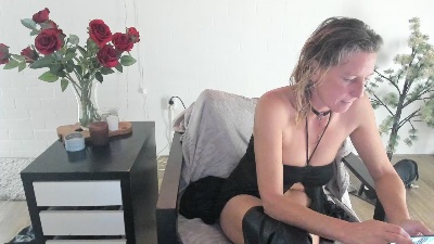 MendiPetite live cam on Cam4