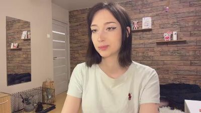 MendyHillyer live cam on Cam4