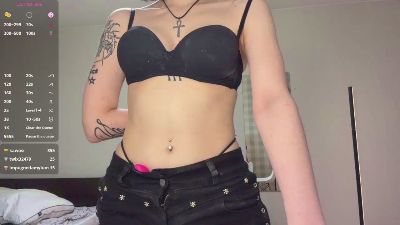 MendyHillyer live cam on Cam4