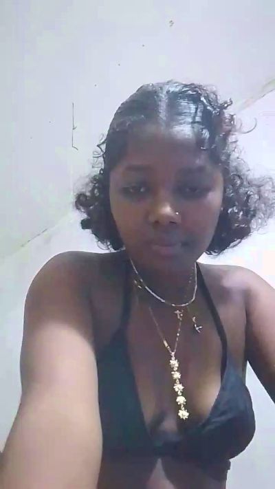 Menyah live cam on Cam4