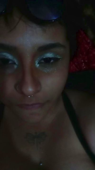 Meowzitaz live cam on Cam4
