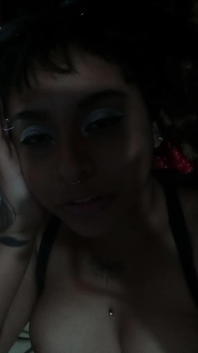 Meowzitaz live cam on Cam4