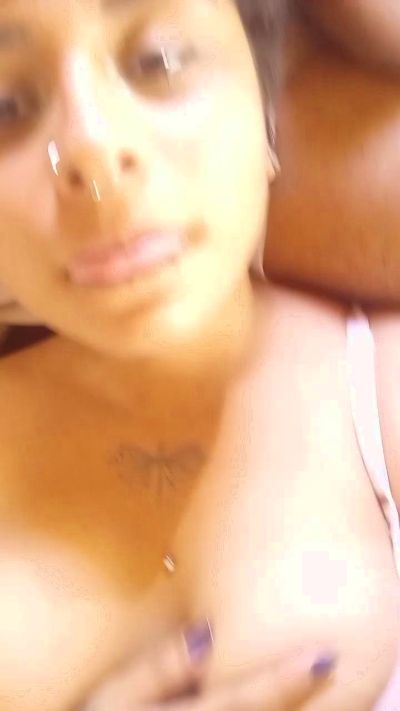 Meowzitaz live cam on Cam4