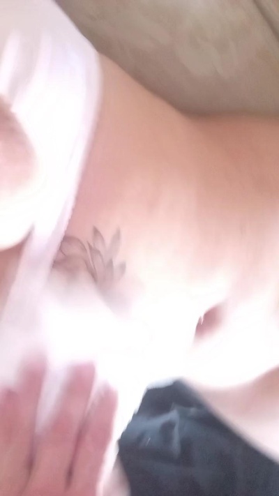 Meowzitaz live cam on Cam4