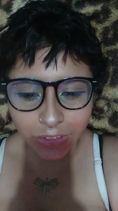 Meowzitaz live cam on Cam4