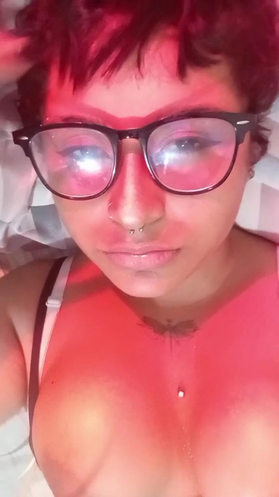 Meowzitaz live cam on Cam4