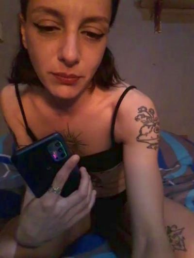 Mer_y_tate live cam on Cam4