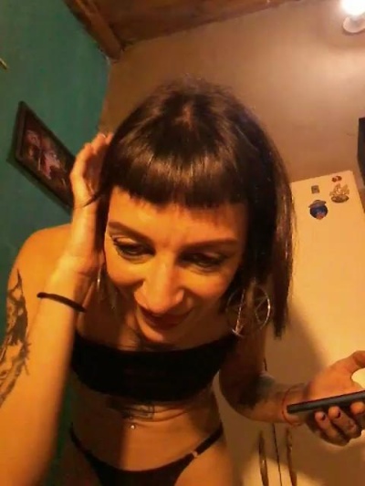 Mer_y_tate live cam on Cam4