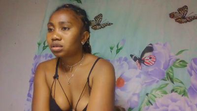 Meralda live cam on Cam4