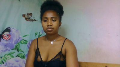 Meralda live cam on Cam4