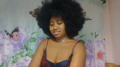 Meralda live cam on Cam4