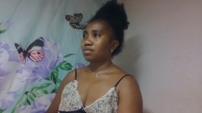Meralda live cam on Cam4
