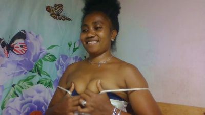 Meralda live cam on Cam4