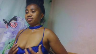 Meralda live cam on Cam4
