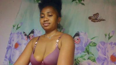 Meralda live cam on Cam4