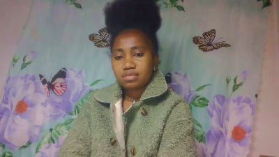 Meralda live cam on Cam4