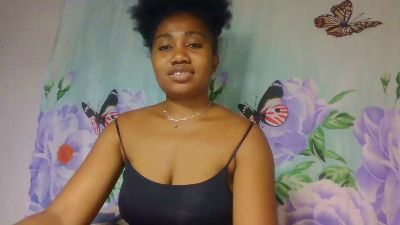 Meralda live cam on Cam4