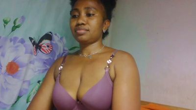 Meralda live cam on Cam4