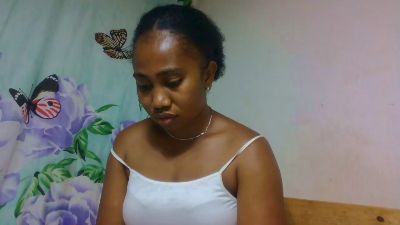 Meralda live cam on Cam4