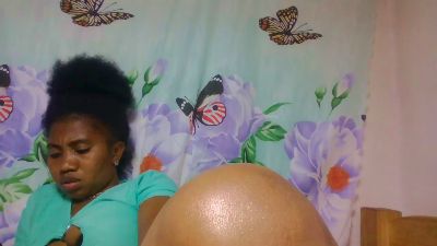 Meralda live cam on Cam4