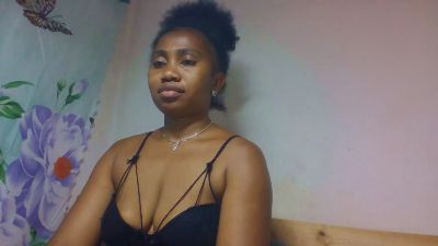 Meralda live cam on Cam4