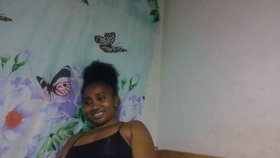 Meralda live cam on Cam4