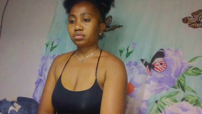 Meralda live cam on Cam4