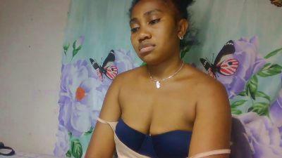 Meralda live cam on Cam4