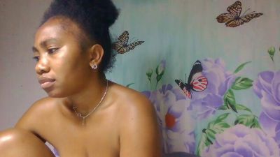 Meralda live cam on Cam4