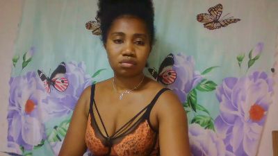 Meralda live cam on Cam4