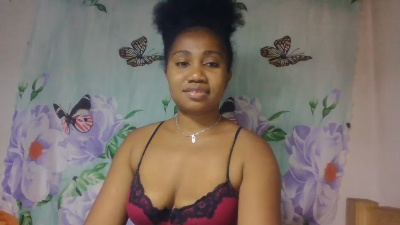 Meralda live cam on Cam4