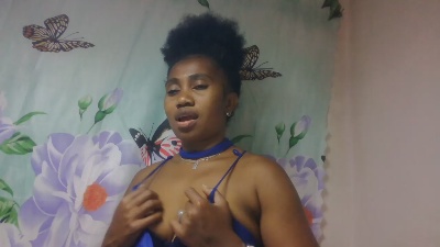 Meralda live cam on Cam4